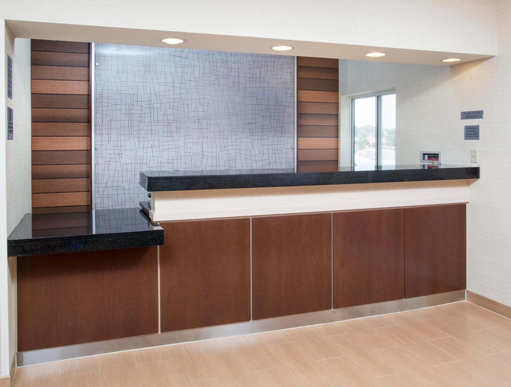 Fairfield Inn & Suites By Marriott קווינסי מראה חיצוני תמונה