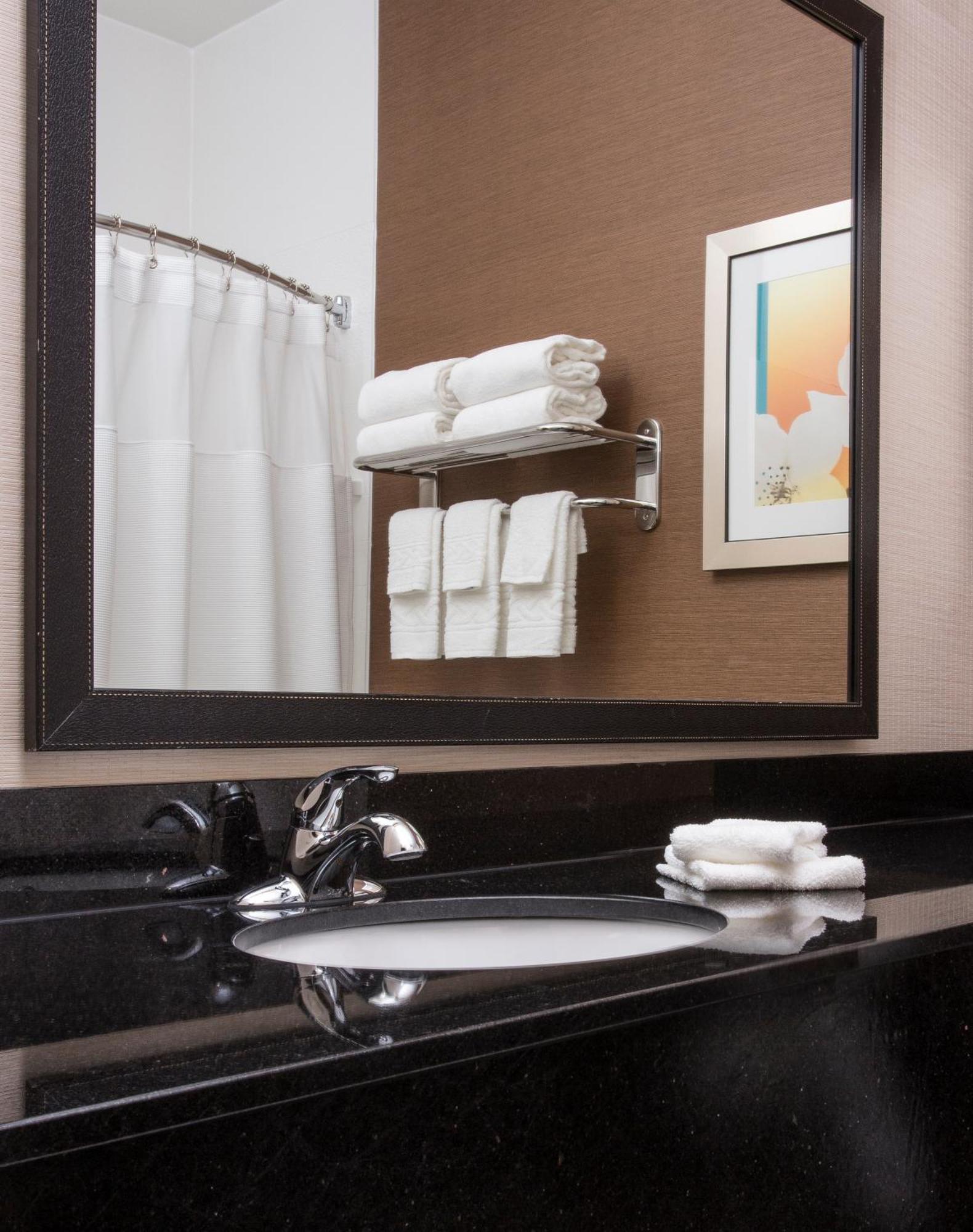 Fairfield Inn & Suites By Marriott קווינסי מראה חיצוני תמונה