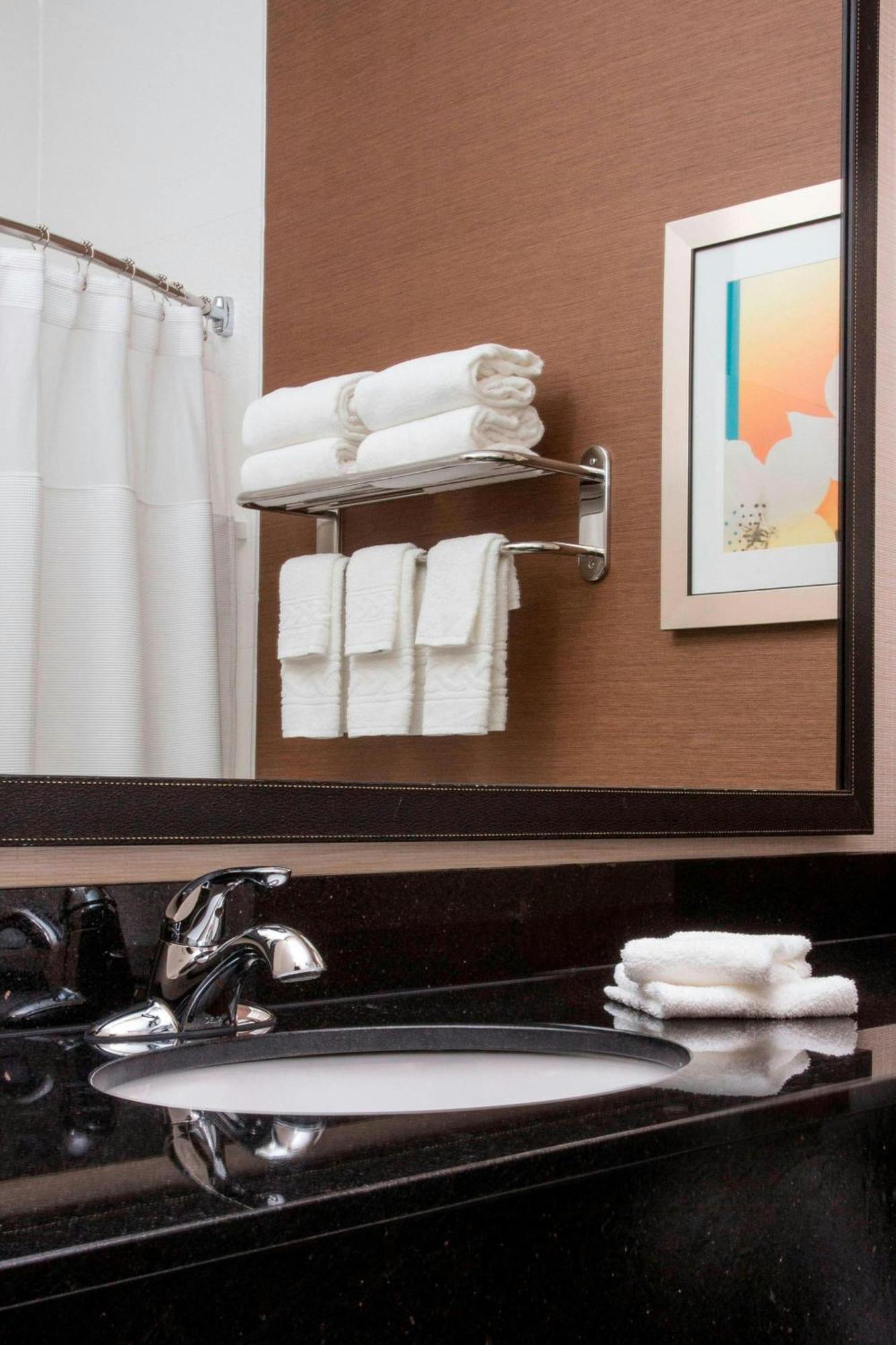Fairfield Inn & Suites By Marriott קווינסי מראה חיצוני תמונה