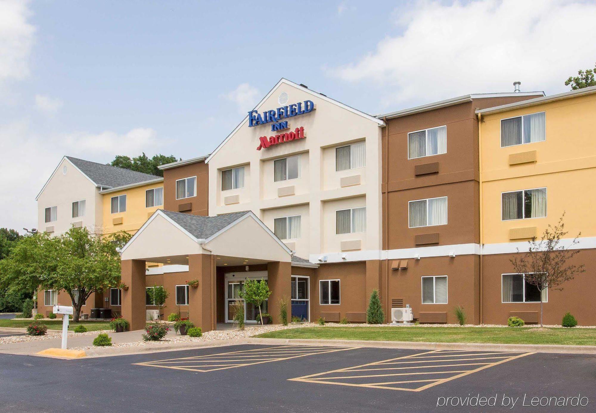Fairfield Inn & Suites By Marriott קווינסי מראה חיצוני תמונה