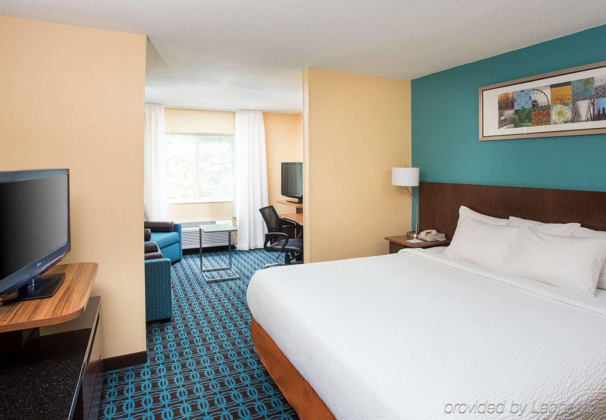 Fairfield Inn & Suites By Marriott קווינסי מראה חיצוני תמונה