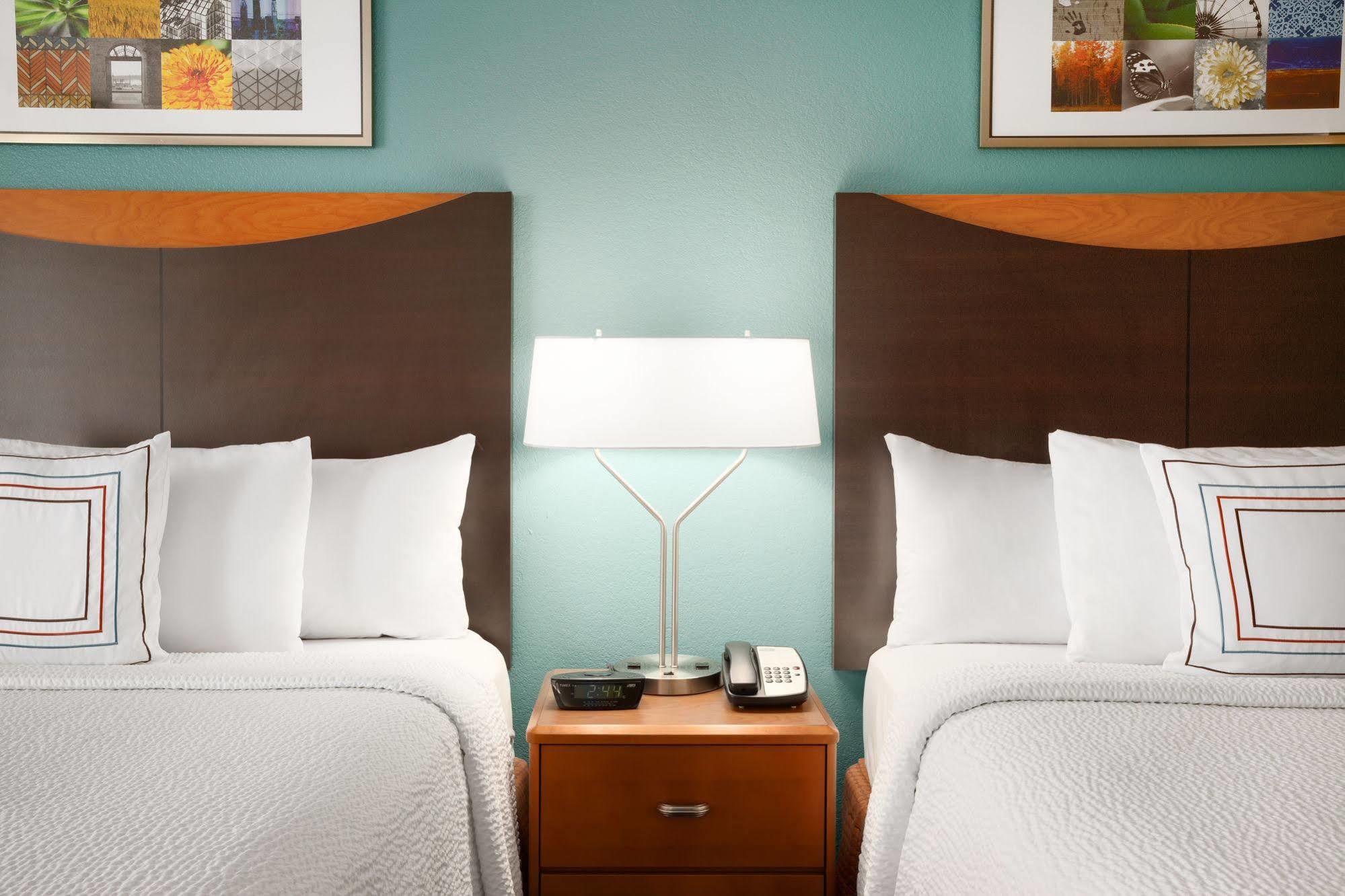 Fairfield Inn & Suites By Marriott קווינסי מראה חיצוני תמונה