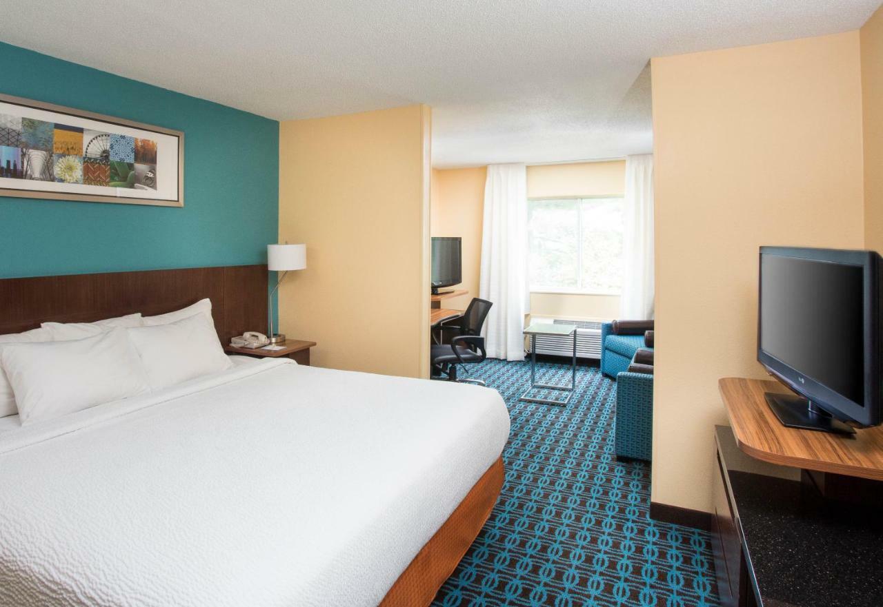Fairfield Inn & Suites By Marriott קווינסי מראה חיצוני תמונה